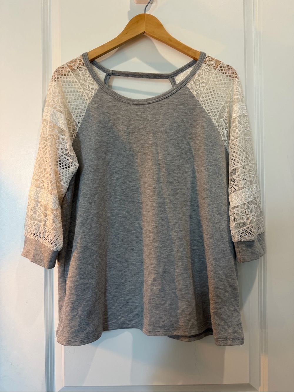 Papermoon‎ Gray Lace Sleeve Top XL 3/4 Sleeve Cutout Back Boutique